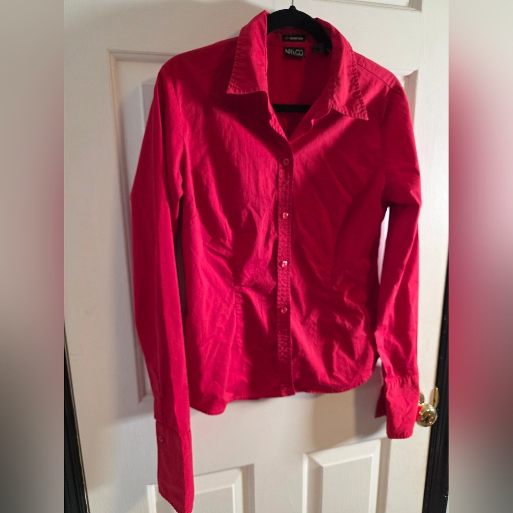 New York and Company City Stretch Button Up Dress Shirt Size Large Crimson